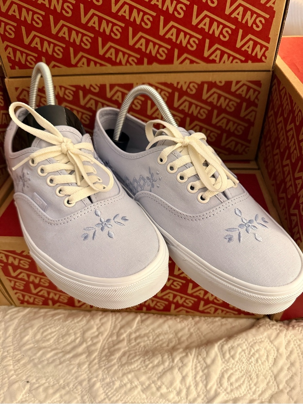 BRAND NEW Vans Authentic Dusty Blue Floral Embroidered Sneakers Women 9.5/Men 8